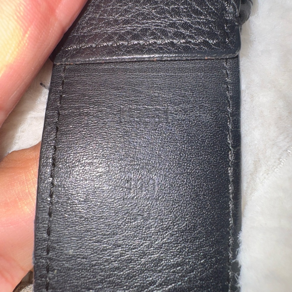 Louis Vuitton Black and Silver Belt with Iconic LV Buckle - Picture 6 of 8